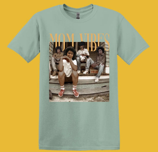 Mom Vibes Vintage Tee